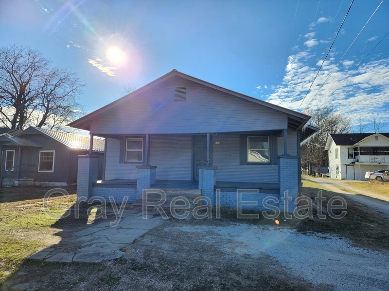 415 S Johnston Ave in Ada, OK - Building Photo