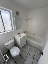 1101 Ocean Front Walk in Venice, CA - Foto de edificio - Building Photo