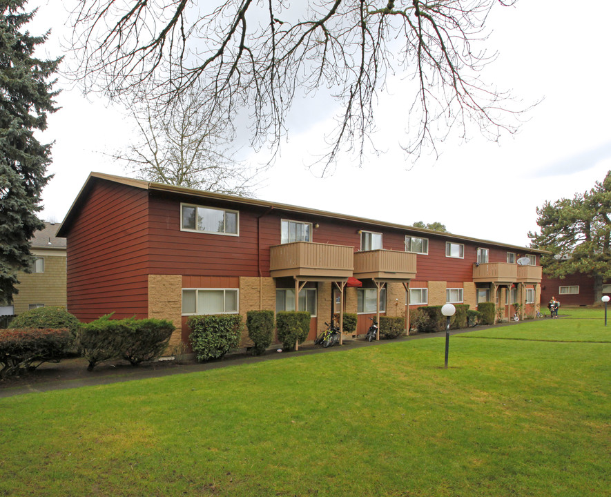 Townhouse Apartments in Beaverton, OR - Building Photo