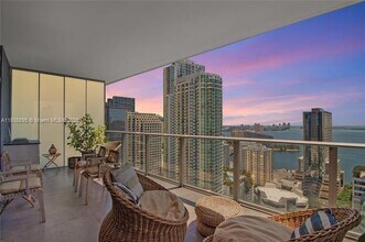 1010 Brickell Ave, Unit 3105 in Miami, FL - Building Photo - Building Photo