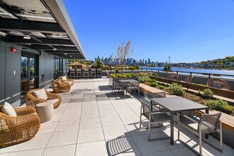 Liza Eastlake in Seattle, WA - Foto de edificio - Building Photo