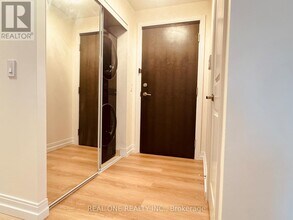 125 Village Green Square in Toronto, ON - Building Photo - Building Photo