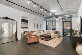 111 S Peoria St in Chicago, IL - Building Photo - Building Photo