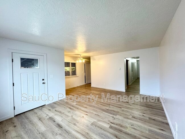 2737 Maywood Dr in Forest Grove, OR - Building Photo - Building Photo