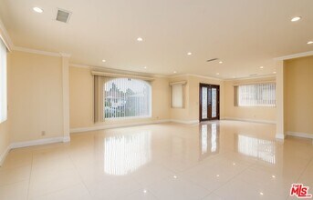 4937 Hesperia Ave in Los Angeles, CA - Building Photo - Building Photo