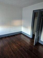 2295 E Main St, Unit 3rd Floor in Bridgeport, CT - Foto de edificio - Building Photo