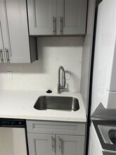 8705 NW 38th Dr in Coral Springs, FL - Foto de edificio - Building Photo