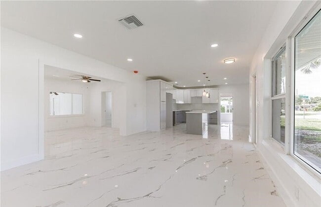 3855 Princeton St in Ft. Myers, FL - Building Photo - Building Photo