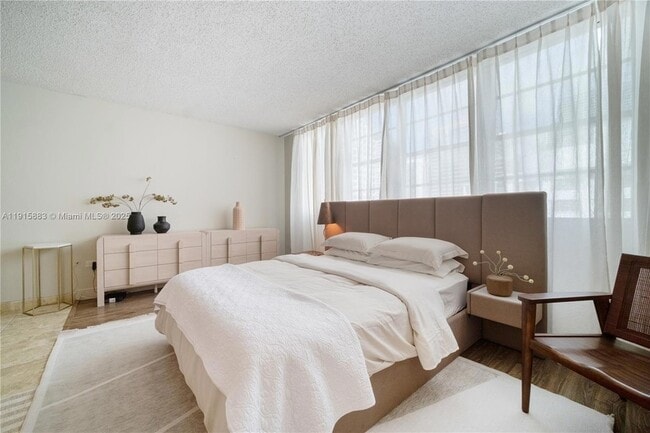 999 Brickell Bay Dr, Unit 1906 in Miami, FL - Building Photo - Building Photo