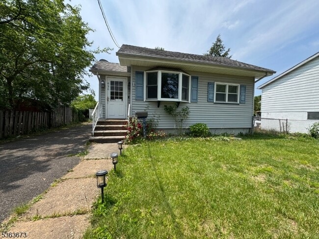 636 Linden Ave in Rahway, NJ - Building Photo - Building Photo