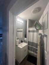 16 18th St, Unit Upper in Buffalo, NY - Foto de edificio - Building Photo