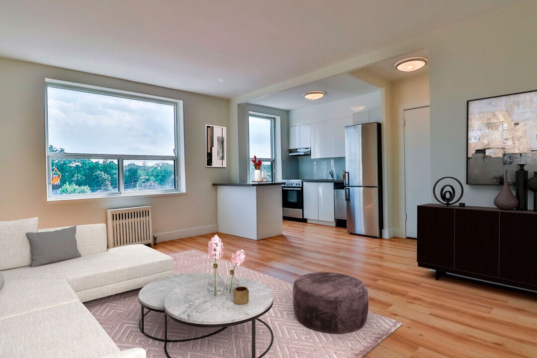 The Latimer in Toronto, ON - Building Photo