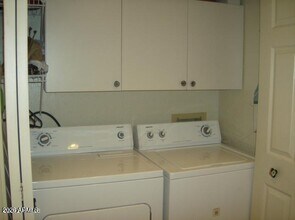 6150 N Scottsdale Rd in Paradise Valley, AZ - Building Photo - Building Photo