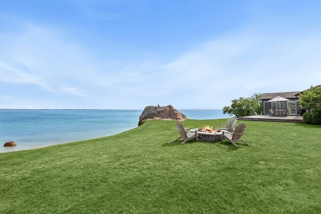 22 Driftwood Ln in East Hampton, NY - Building Photo - Building Photo