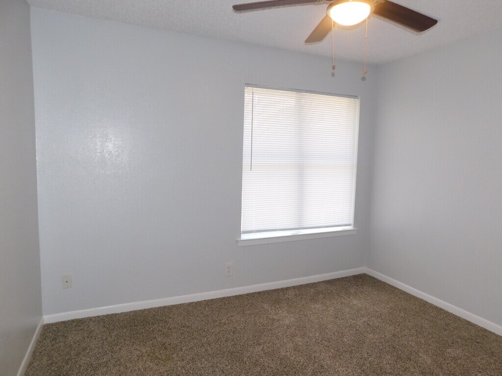 Gant Apartments Commerce, TX Apartments