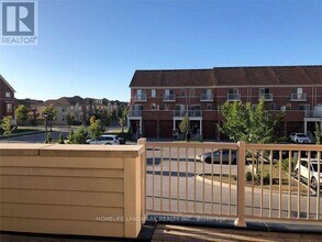 40 Cathedral High St in Markham, ON - Building Photo - Building Photo