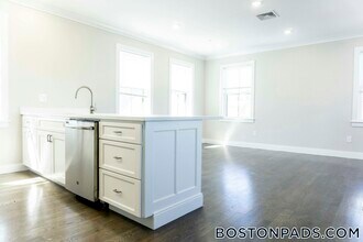 79 Linden St, Unit 3 in Boston, MA - Building Photo - Building Photo