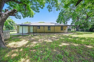 205 W 14th St in Joshua, TX - Building Photo - Building Photo