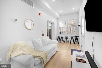 1702 Point Breeze Ave in Philadelphia, PA - Building Photo - Building Photo