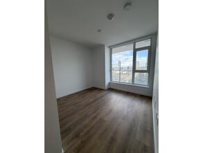 13738 Central Ave in Surrey, BC - Building Photo - Building Photo