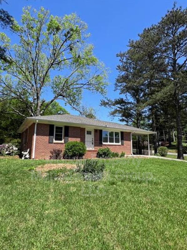property at 2189 Clearwater Dr SE