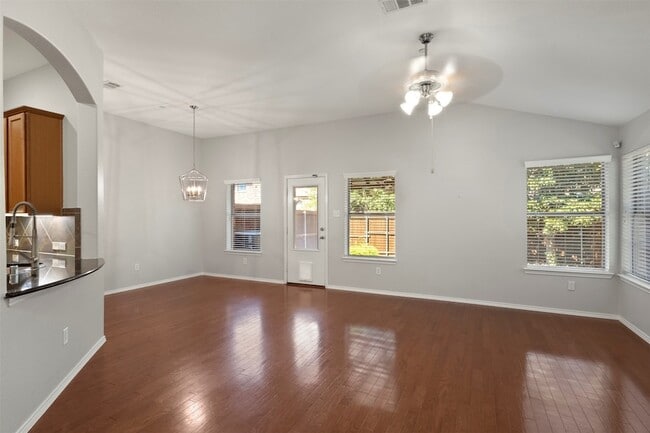 1034 Lucy Ln in Allen, TX - Foto de edificio - Building Photo