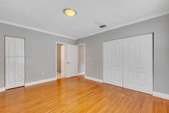 3604 SW 60th Ave in Miami, FL - Building Photo - Building Photo