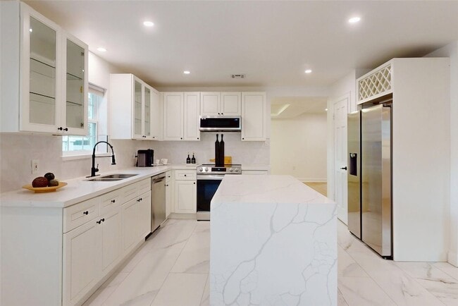 5731 S Braeswood Blvd in Houston, TX - Building Photo - Building Photo