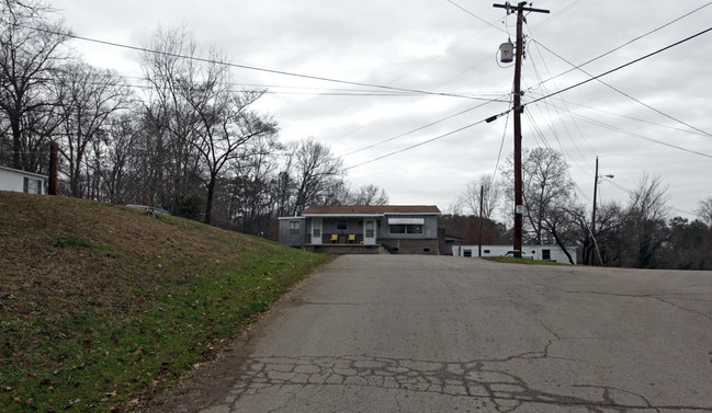 7916 Clinton Hwy in Powell, TN - Building Photo - Building Photo