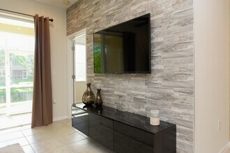 7864 Limestone Ln in Sarasota, FL - Building Photo - Building Photo