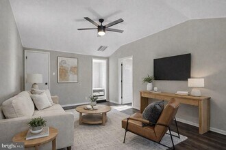 1633 Shadyside Dr in Edgewater, MD - Building Photo - Building Photo