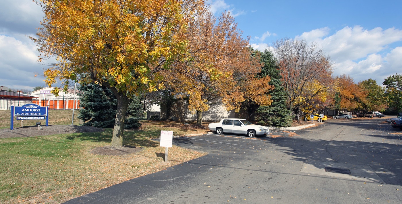 Stonehenge in Dayton, OH - Foto de edificio