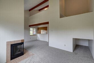 12600 57th Ave S in Seattle, WA - Building Photo - Building Photo