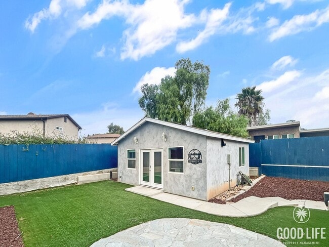 property at 4933 Auburn Dr