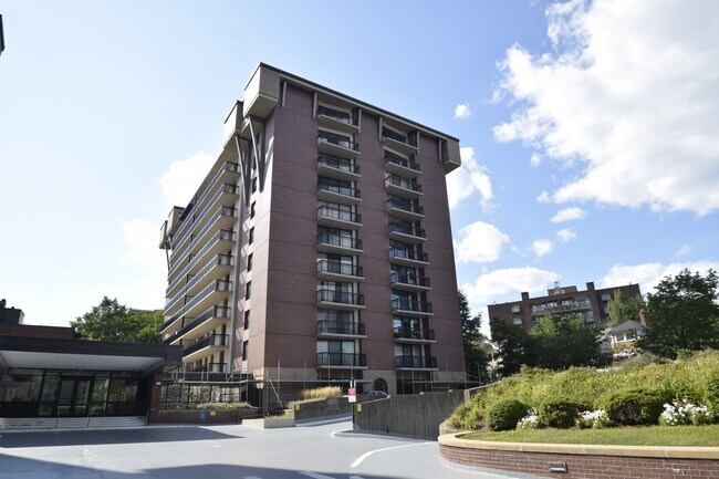 50 Longwood Ave, Unit 820 in Brookline, MA - Building Photo - Building Photo