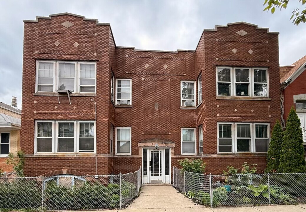 3354 S Lituanica Ave in Chicago, IL - Building Photo