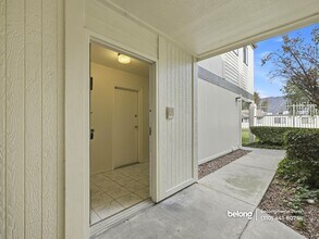 10512 Sunland Blvd in Los Angeles, CA - Foto de edificio - Building Photo