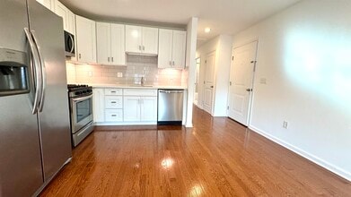 51 Cottage St in Bayonne, NJ - Building Photo - Building Photo