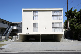 1017 S Sherbourne Dr in Los Angeles, CA - Building Photo - Building Photo