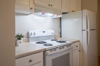 Diablo Pointe Apartments in Walnut Creek, CA - Building Photo - Interior Photo