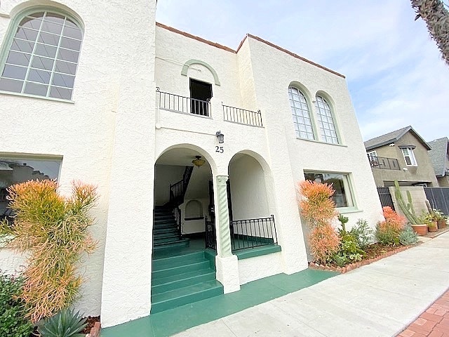 25 Falcon Ave, Unit B