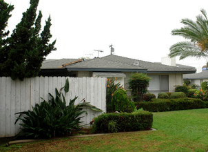 13301 Fletcher St in Garden Grove, CA - Building Photo - Building Photo