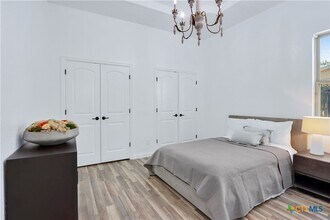 513 Persimmon Trail in New Braunfels, TX - Foto de edificio - Building Photo
