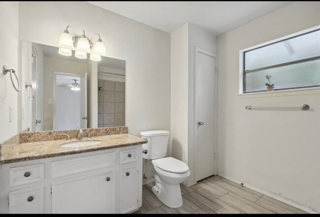 property at 24 E Bigelow Oak Ct