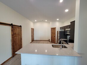 816 10th St W in Altoona, WI - Building Photo - Building Photo
