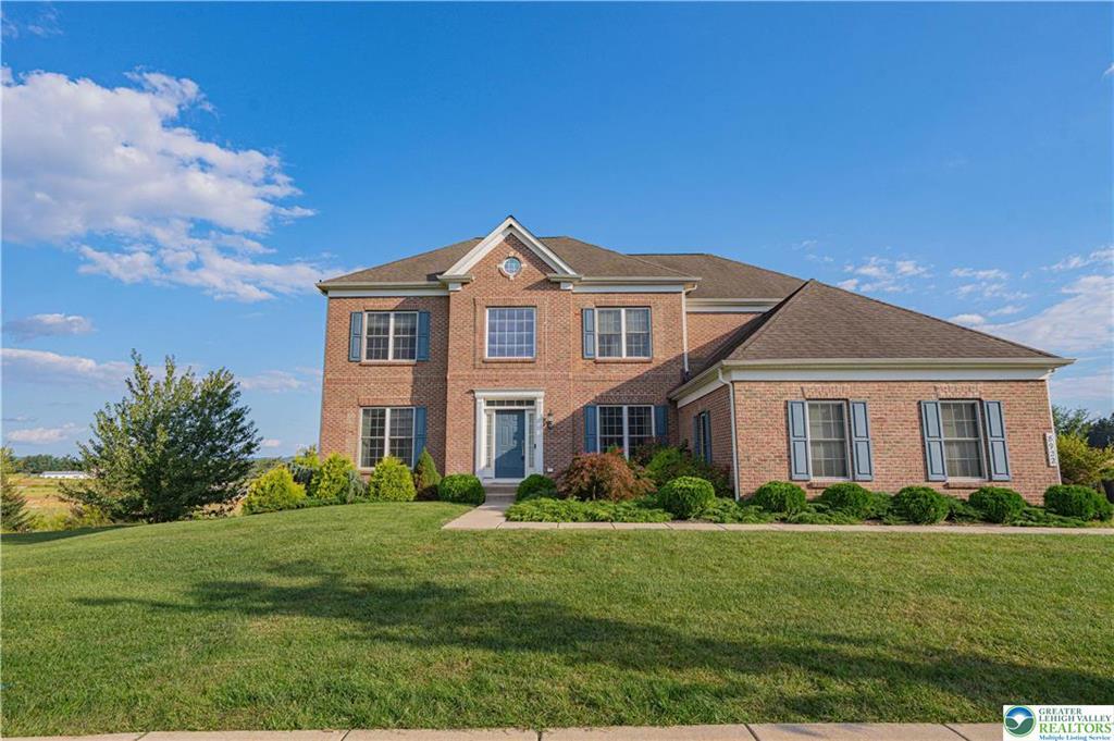 8922 Ash Ln in Breinigsville, PA - Building Photo