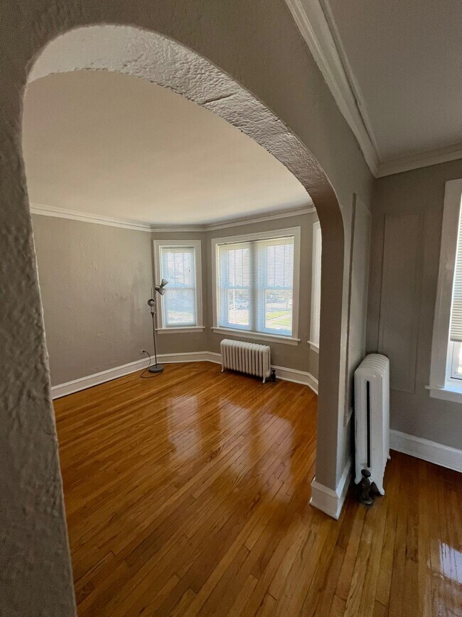 2453 W Fargo Ave Apartments and Nearby Chicago Apartments For Rent