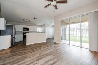 9919 Stockbridge Dr in Tampa, FL - Building Photo - Building Photo