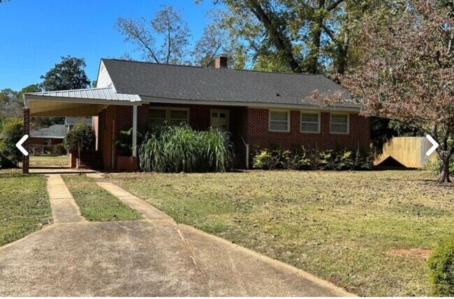 property at 1907 Groveland Rd