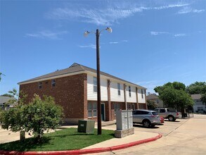 4504 College Main St in Bryan, TX - Building Photo - Building Photo